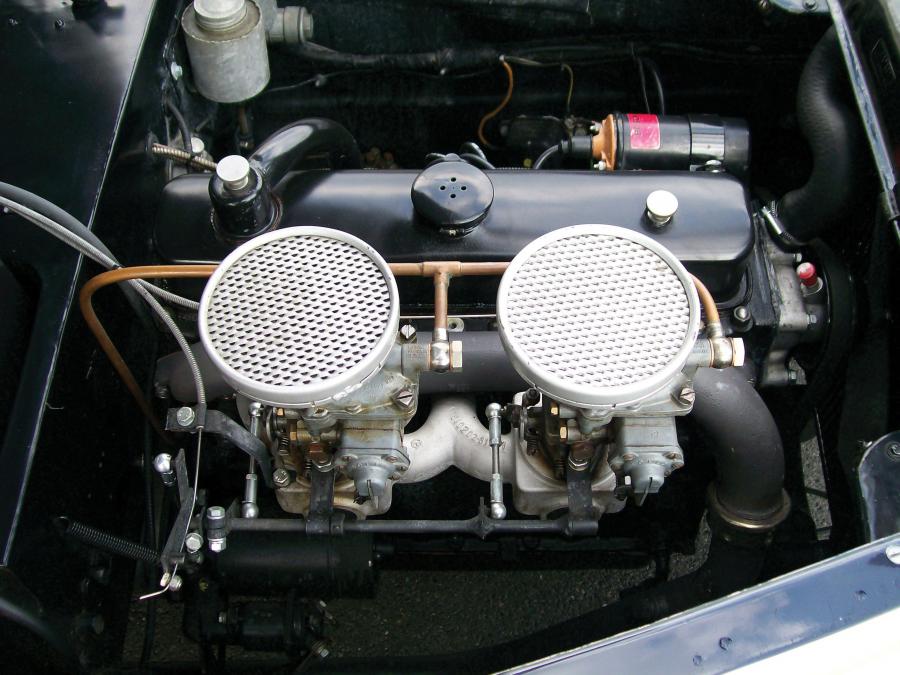  BMW 327/2 Sport Convertible 1953 года  (фото 11 из 17)